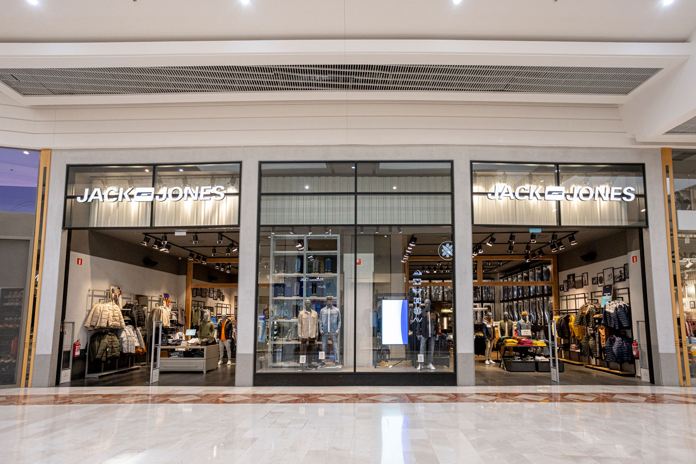 Jack & Jones - Foto del local