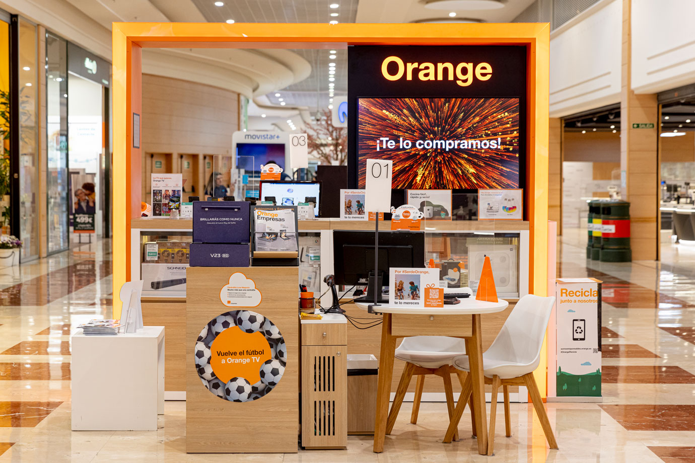 Orange - Foto del local