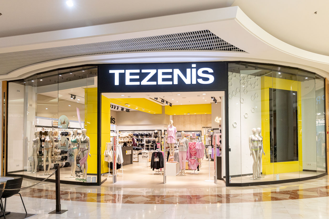 Tezenis - Foto del local