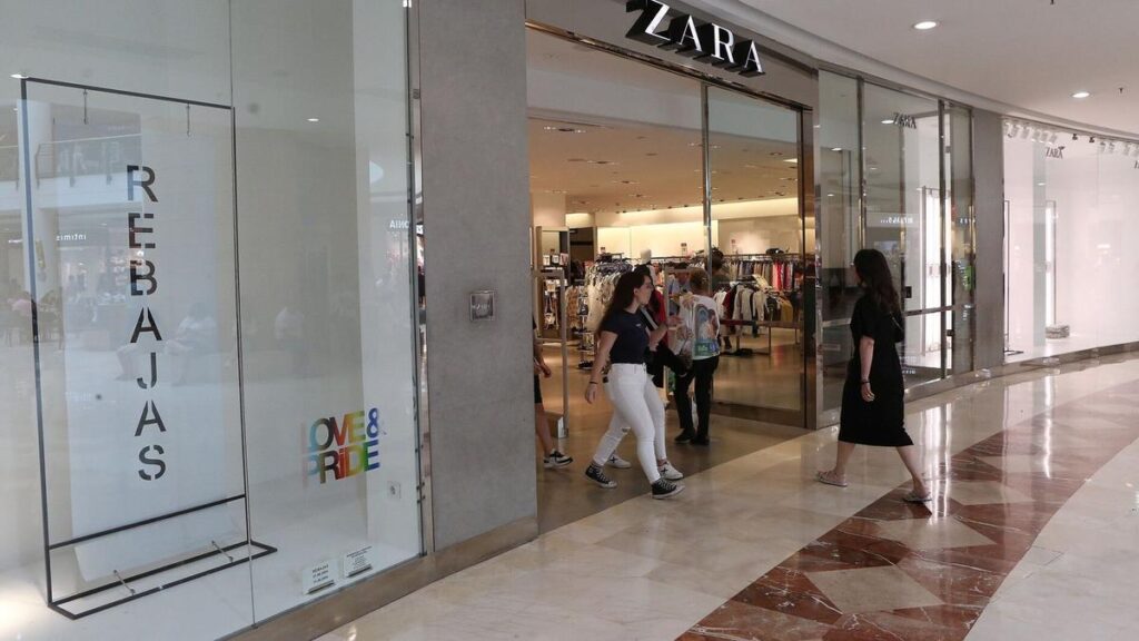Zara abre el 14 de abril en La Morea tras una completa renovación 7 Zara abre el 14 de abril en La Morea tras una completa renovación