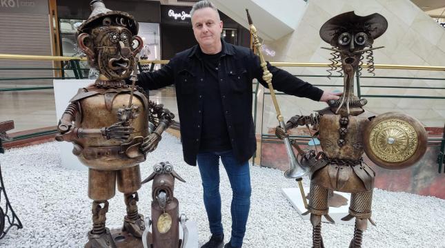 Don Quijote, Sancho Panza y más figuras sorprendentes hechas de chatarra en un conocido centro comercial 9 Don Quijote