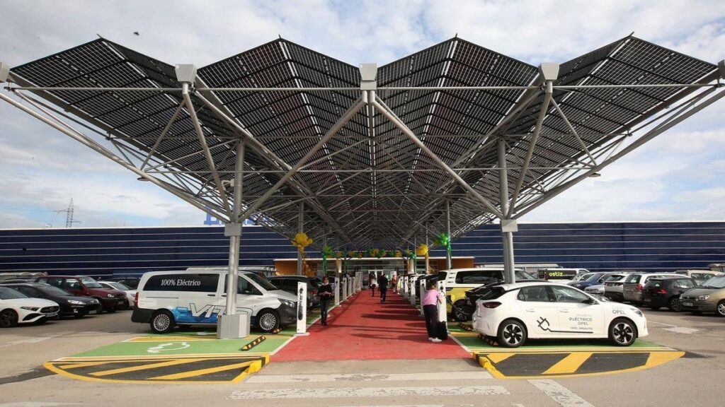 Así es la nueva estación solar de carga de vehículos eléctricos de La Morea 15 Así es la nueva estación solar de carga de vehículos eléctricos de La Morea